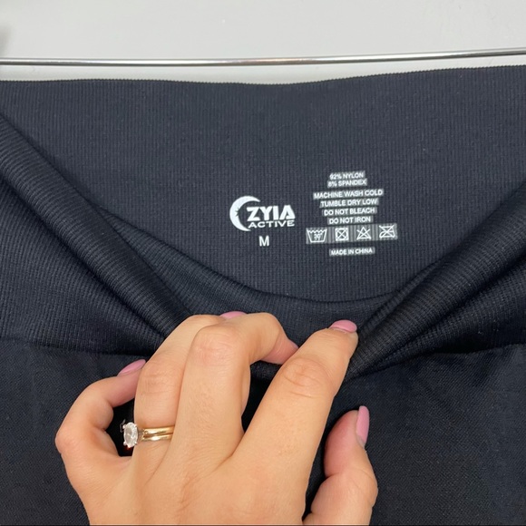 Zyia Angle Performance Hi-Rise 7/8 24” - Picture 6 of 8